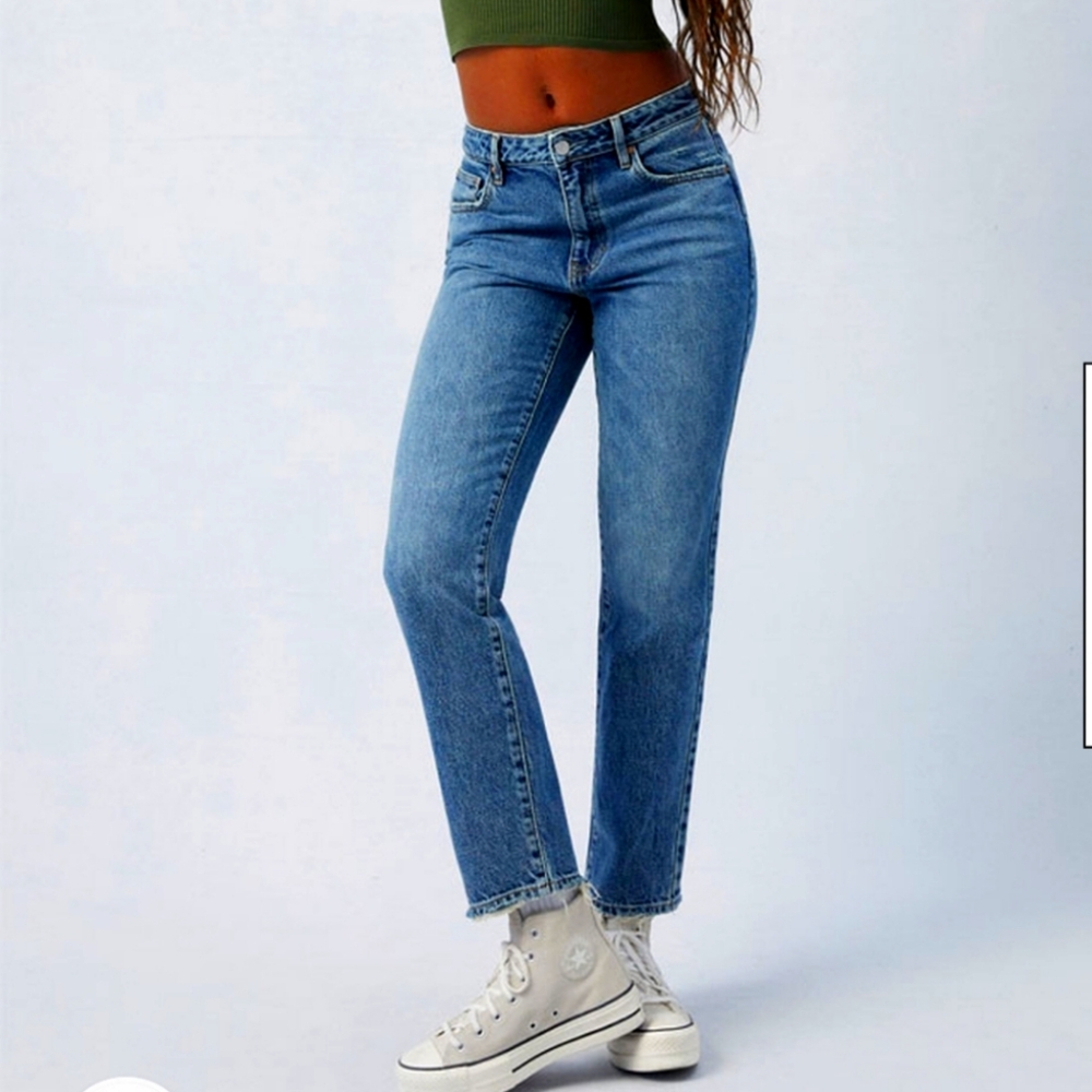 PacSun Medium Indigo Mom Jeans